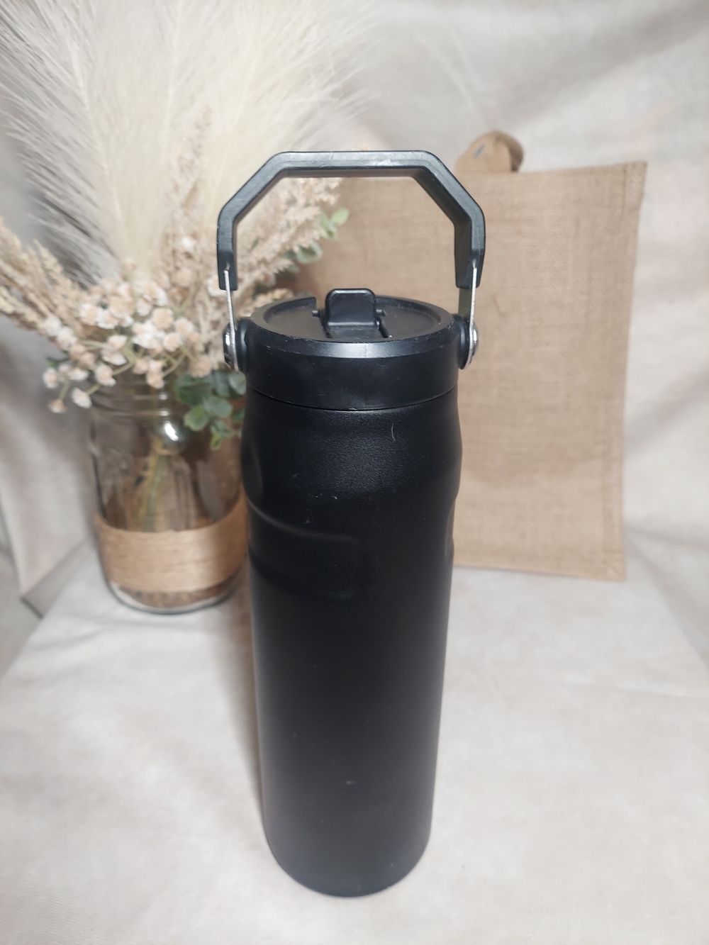 Stanley AeroLight Fast Flow Water Bottle 24 oz Black with Stainless Steel Straw - Picture 3 of 9